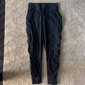 black athleta joggers size small